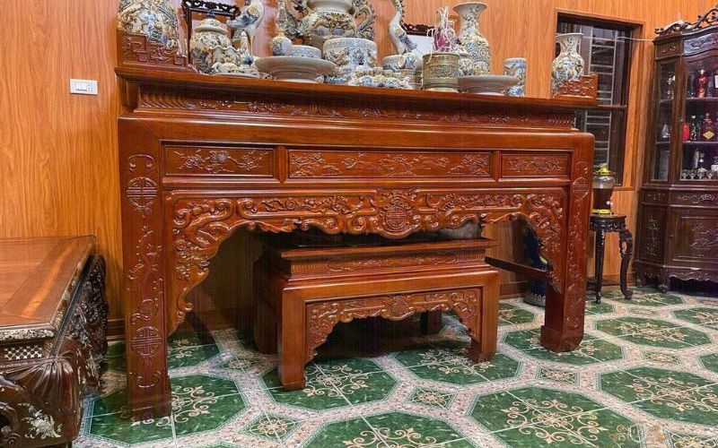 Có nên để 2 bàn thờ trong nhà? nội ngoại thờ chung có được không?
